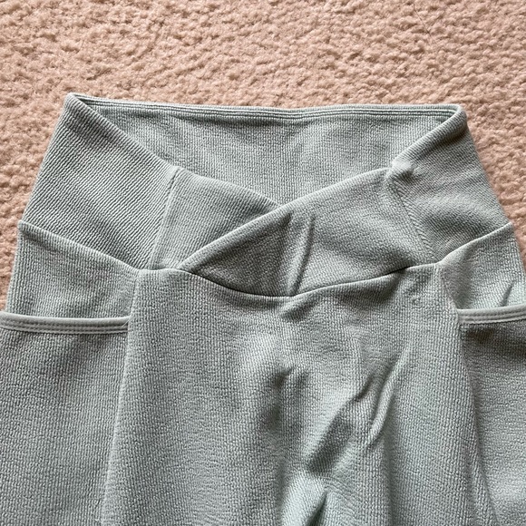 Gymshark Capri Leggings - Picture 4 of 8